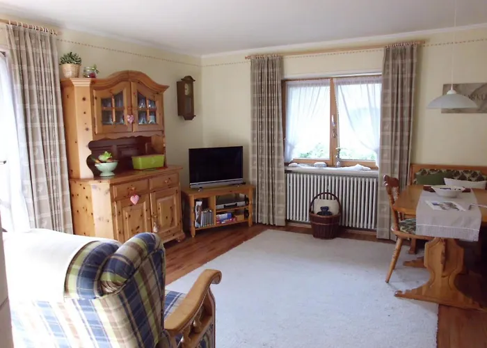 Haus Schmauss - Chiemgau Karte Apartamento *